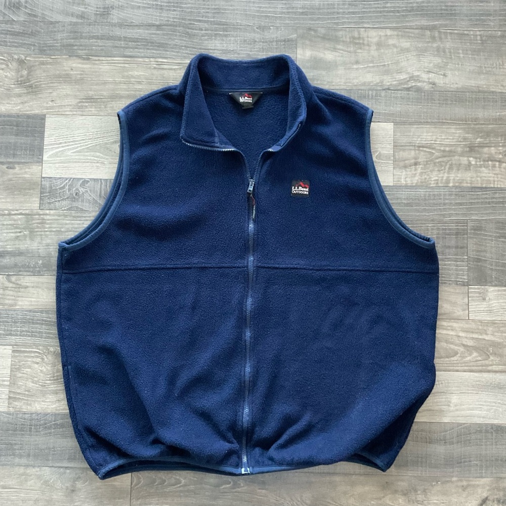 VTG LL Bean Polar Fleece Vest
# 0MR78
MADE IN USA
Men’s XXL TALL
Navy Blue